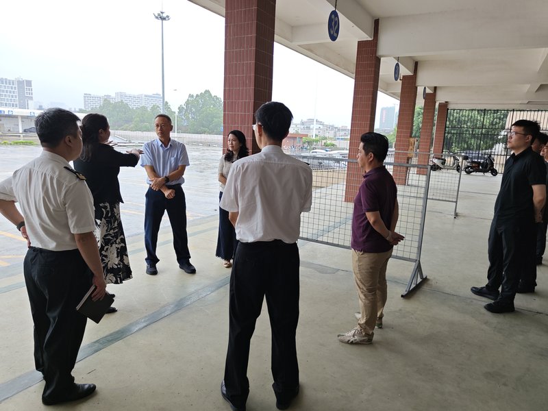 260714市商务局到凤岗车检场调研多业态出口“先查验后装运”集拼业务监管改革工作.jpeg